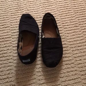 Black Toms women’s 8.5